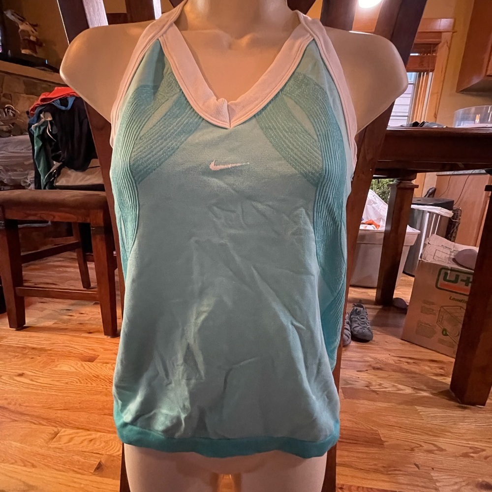 Nike full support Large tank built in support